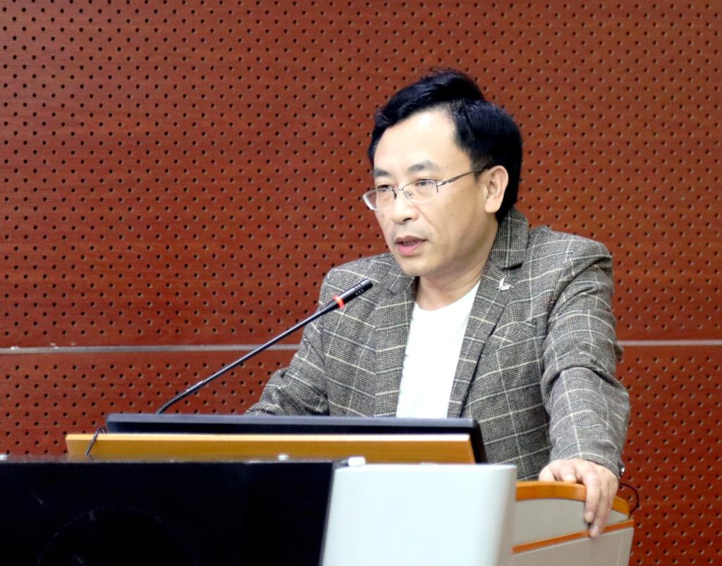 邀请绵阳师范学院韩晓娟教授,党委常委,副校长杨建国教授,学校教学